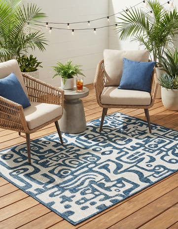 4' x 6' Easy-Clean Modern Indoor / Outdoor Rug