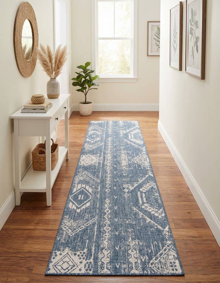 Detail image of 3' 3 x 14' Easy-Clean Bohemian Indoor / Outdoor Runner Rug