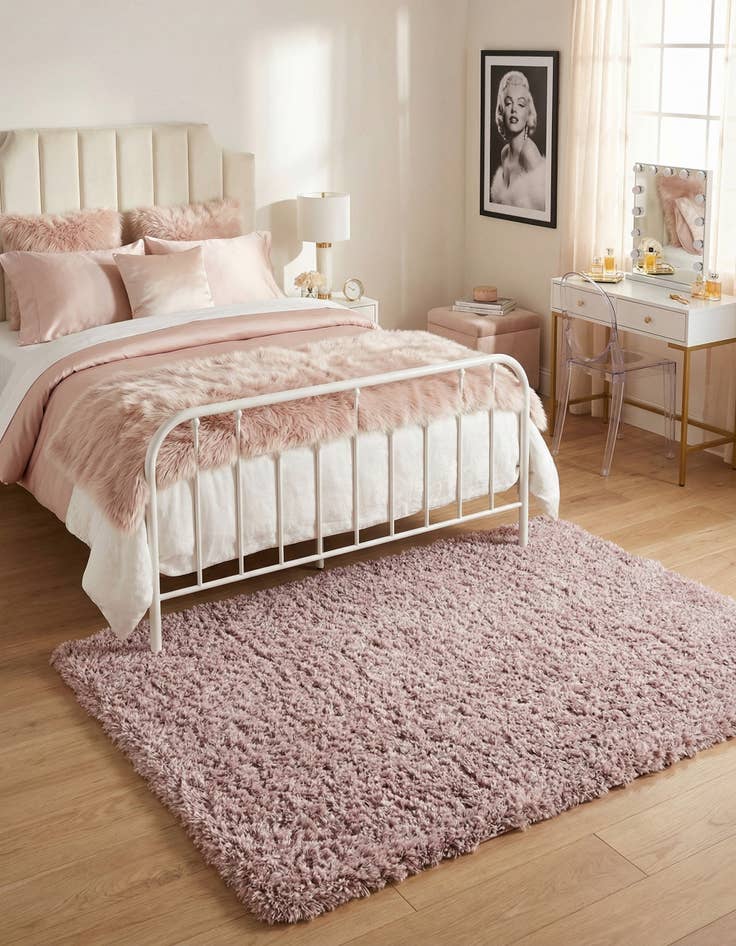 Detail image of  4' x 6' Marilyn Monroe™ Shag Rug