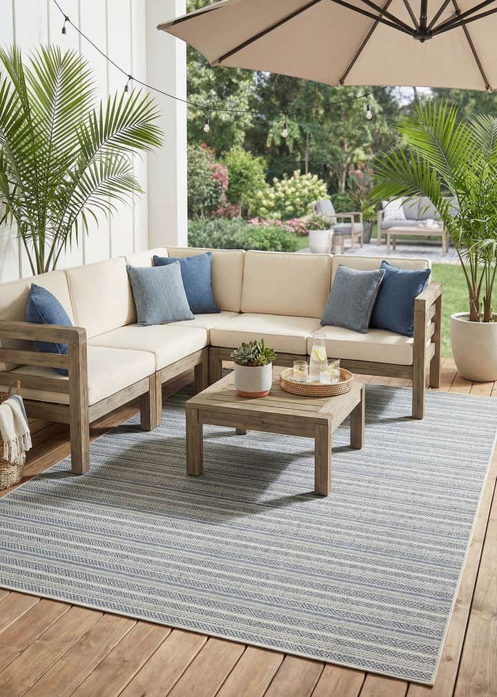 9' x 12' Easy-Clean Striped Indoor / Outdoor Rug