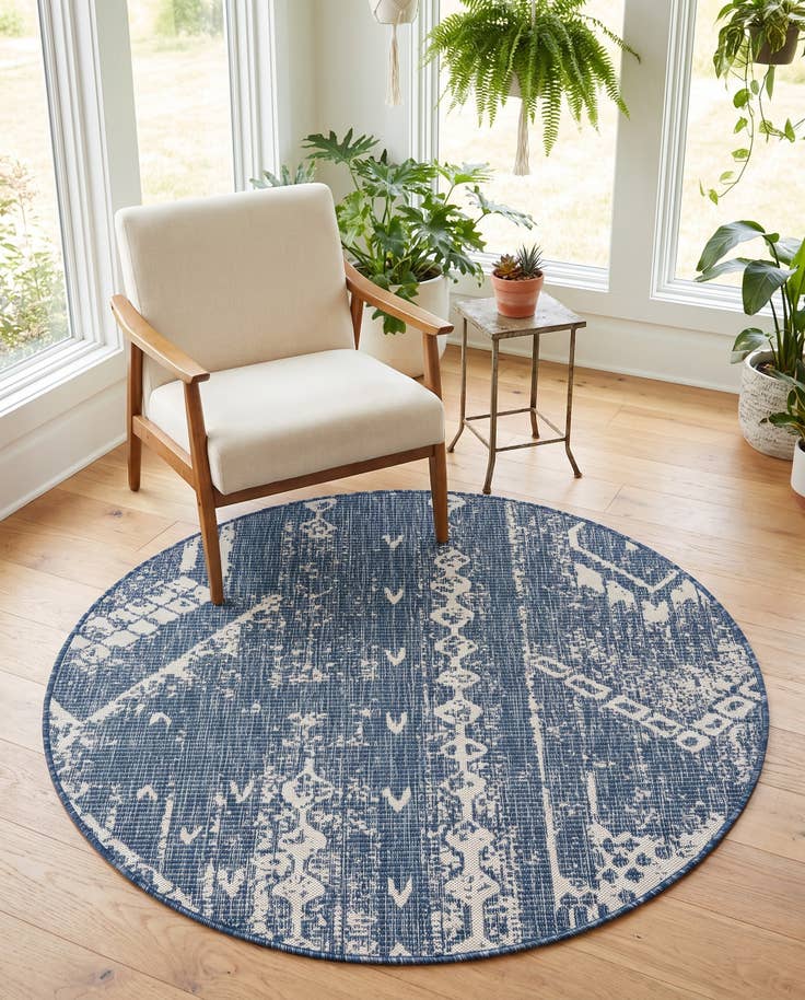 Detail image of 4' x 4' Easy-Clean Bohemian Indoor / Outdoor Round Rug