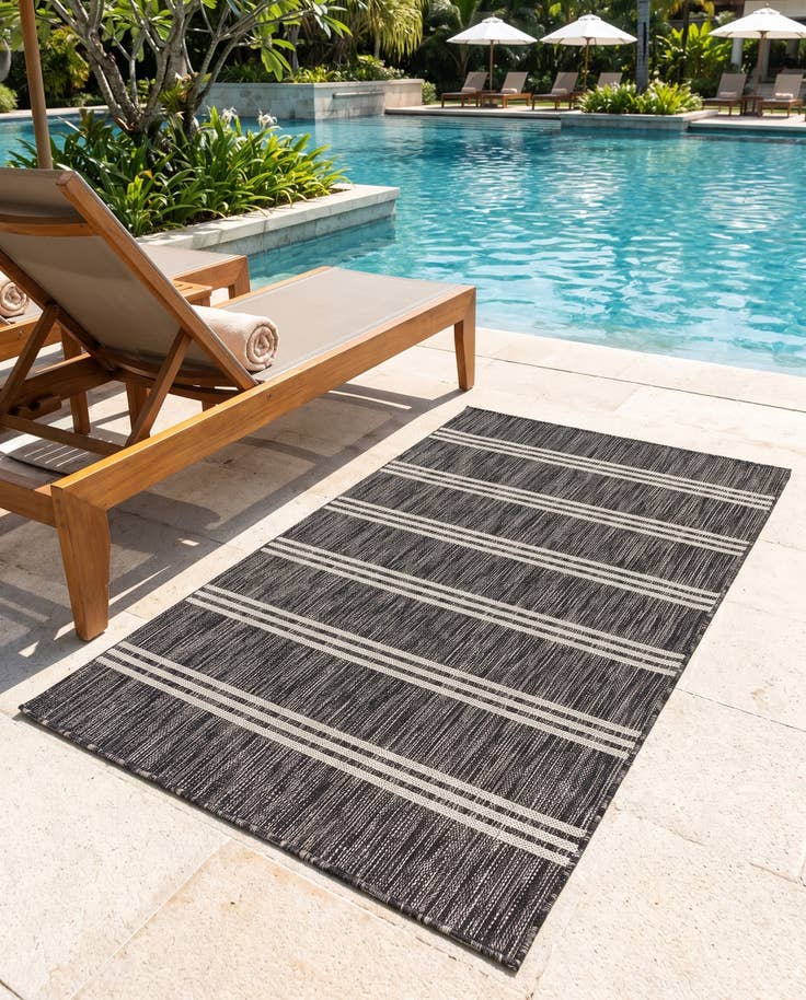 Detail image of 3' x 5' 3 Easy-Clean Jill Zarin Anguilla Indoor / Outdoor Rug