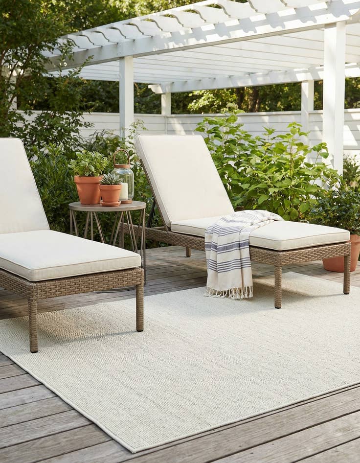 Detail image of 5' 3 x 8'  Washable Solid Indoor / Outdoor Rug