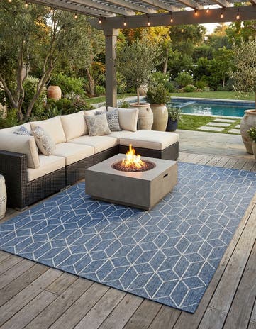 9' x 12' Easy-Clean Lattice Indoor / Outdoor Rug