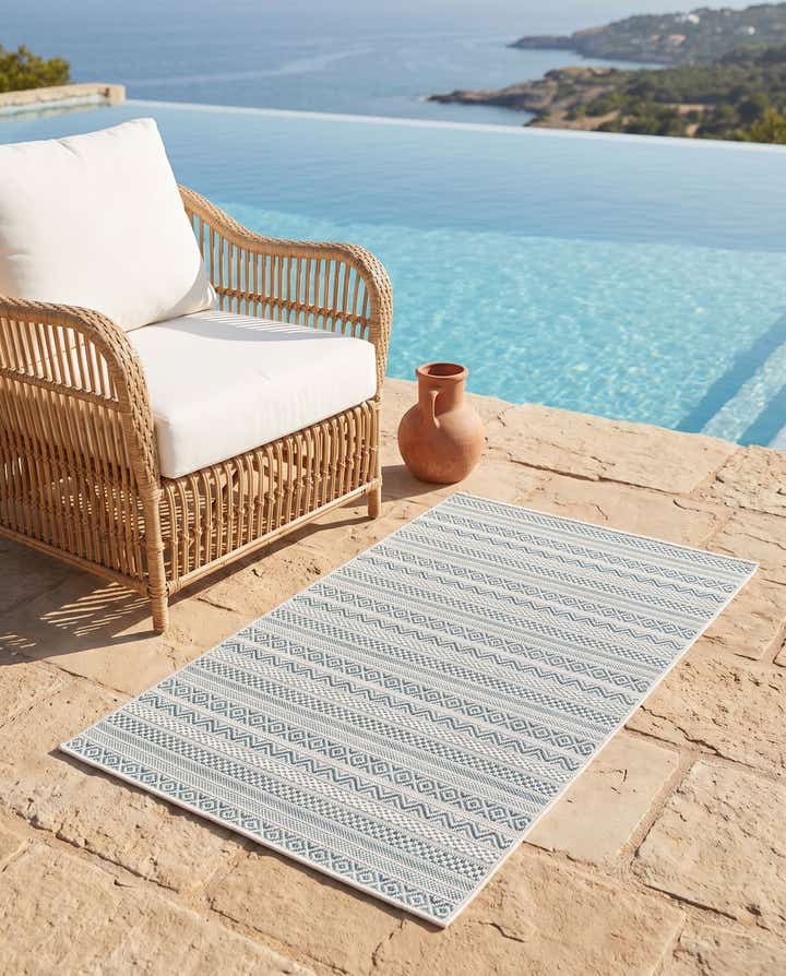 3' x 5' 3 Easy-Clean Ribbon Indoor / Outdoor Rug
