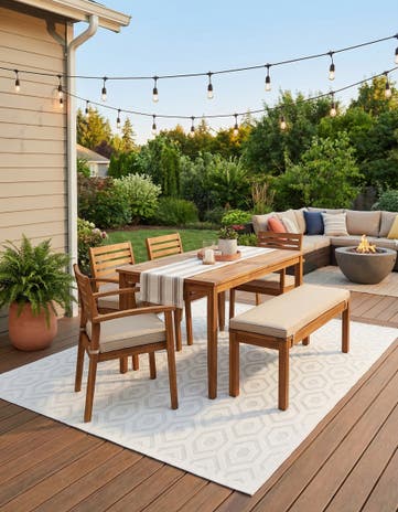 7' 10 x 10' Easy-Clean Trellis Textured Indoor / Outdoor Rug