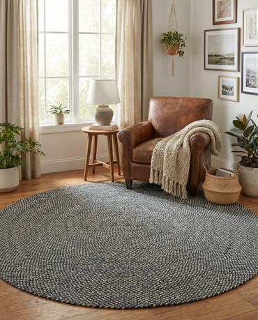  7' 10 x 7' 10  Hand Tweed Braided Jute Round Rug