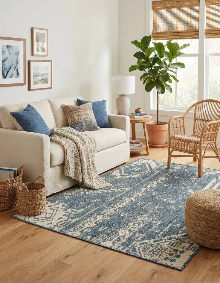 Detail image of 6' x 9'  Washable Bohemian Indoor / Outdoor Rug