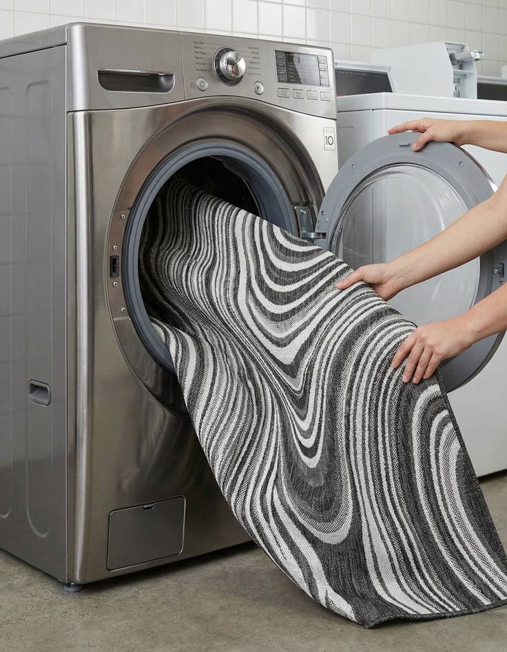 Detail image of 7' x 10'  Washable Modern Indoor / Outdoor Rug