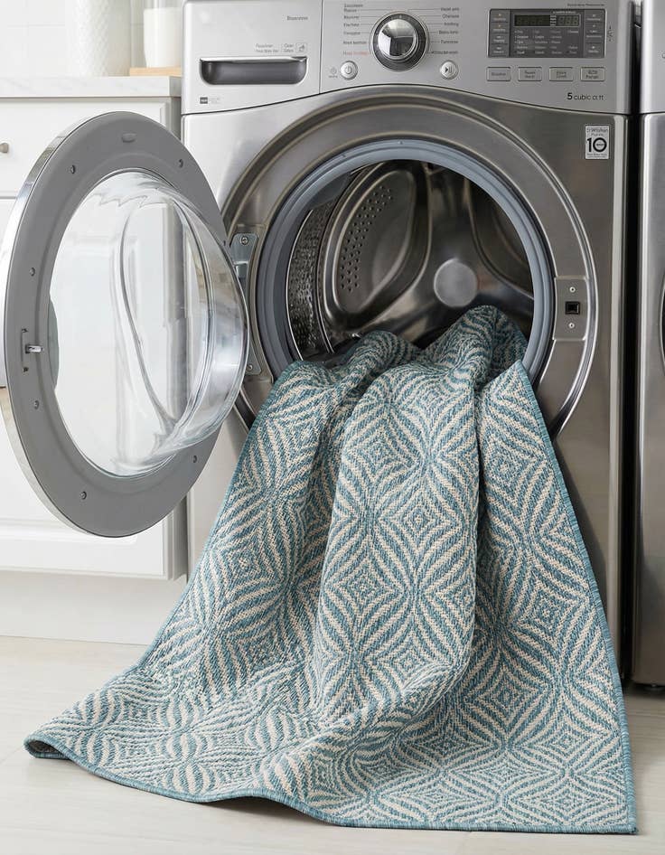 Detail image of 4' x 6'  Washable Trellis Indoor / Outdoor Rug