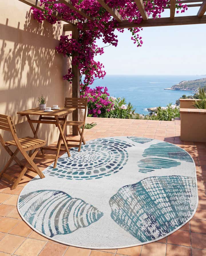 4' x 6' Easy-Clean Coastal Indoor / Outdoor Oval Rug