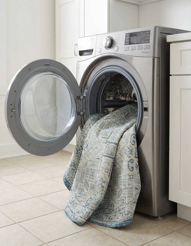 Detail image of 3' x 3'  Washable Aztec Indoor / Outdoor Round Rug