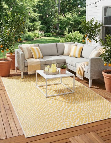 Yellow Ivory Easy-Clean Jill Zarin Cape Town Indoor / Outdoor Rug
