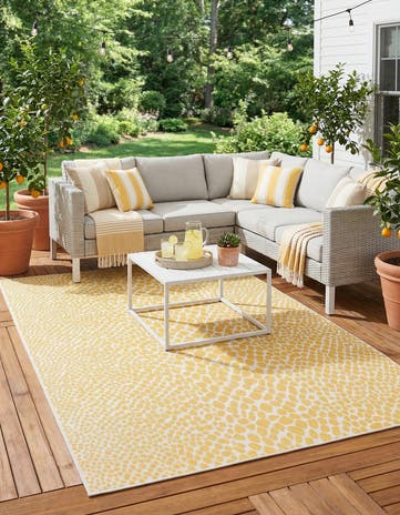 Yellow Ivory Easy-Clean Jill Zarin Cape Town Indoor / Outdoor Rug