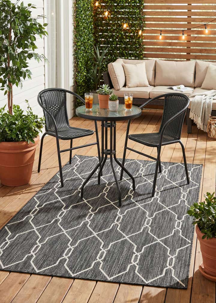 4' x 6' Easy-Clean Trellis Indoor / Outdoor Rug