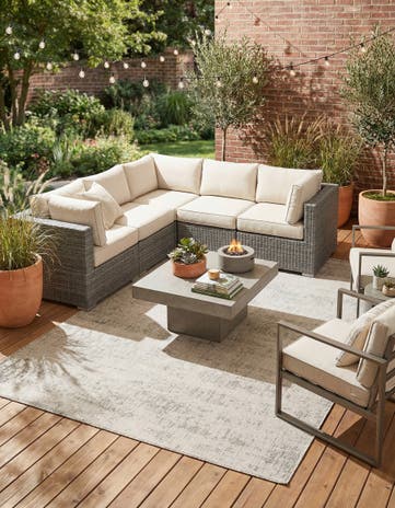 6' x 9' Easy-Clean Modern Indoor / Outdoor Rug