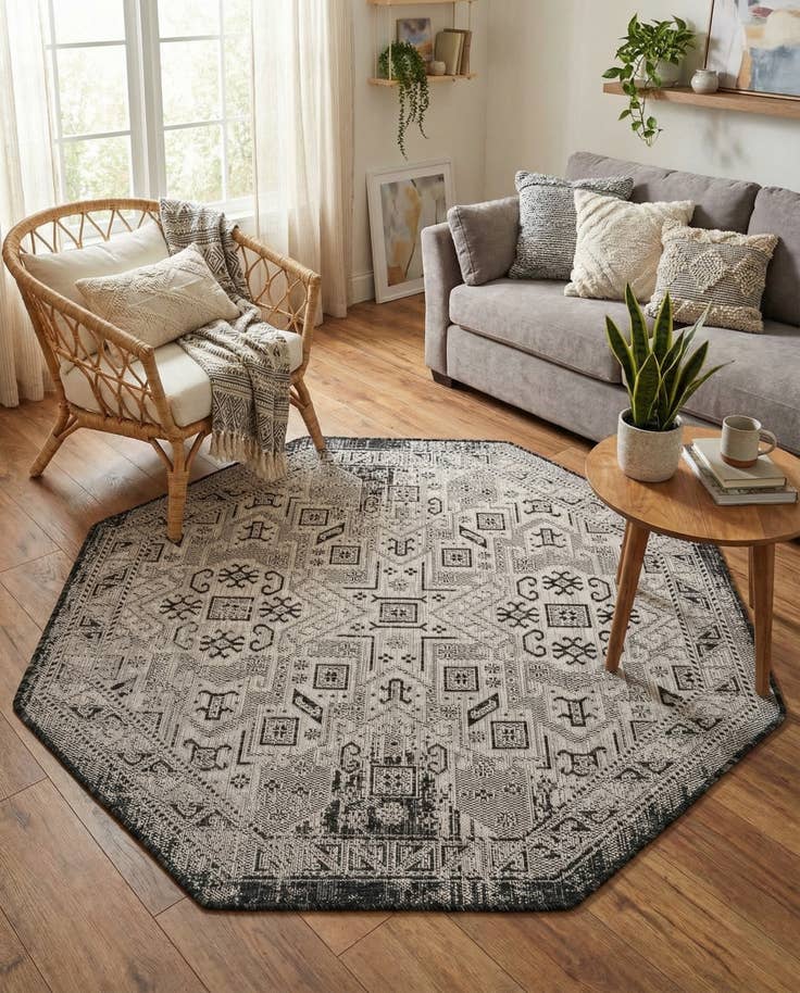 Detail image of 5' 3 x 5' 3 Easy-Clean Aztec Indoor / Outdoor Octagon Rug