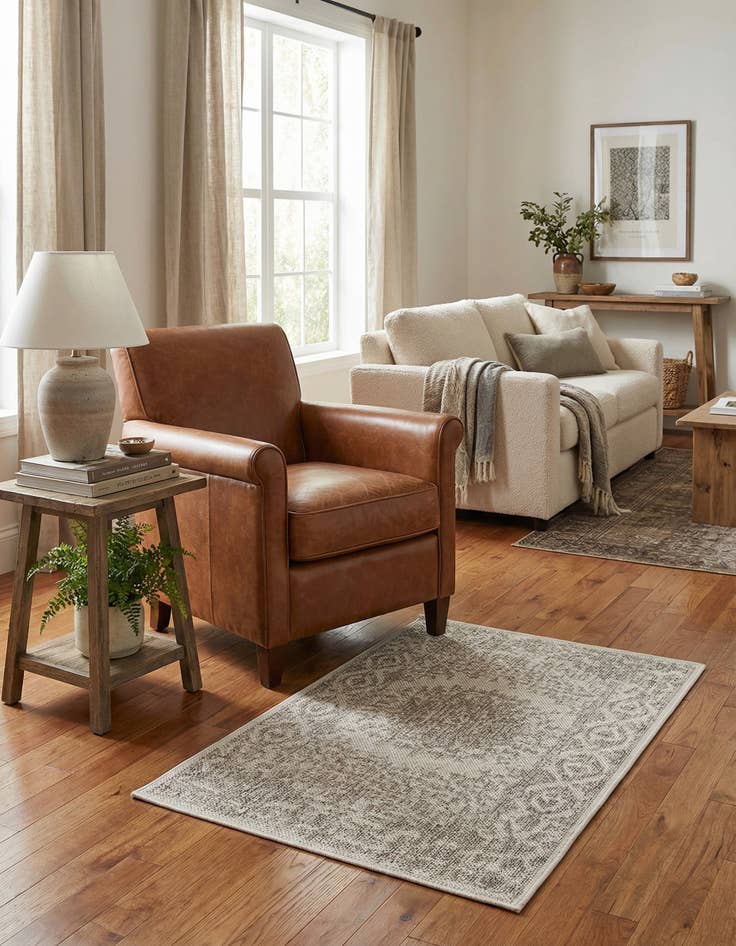 Detail image of 2' x 3'  Washable Traditional Indoor / Outdoor Rug