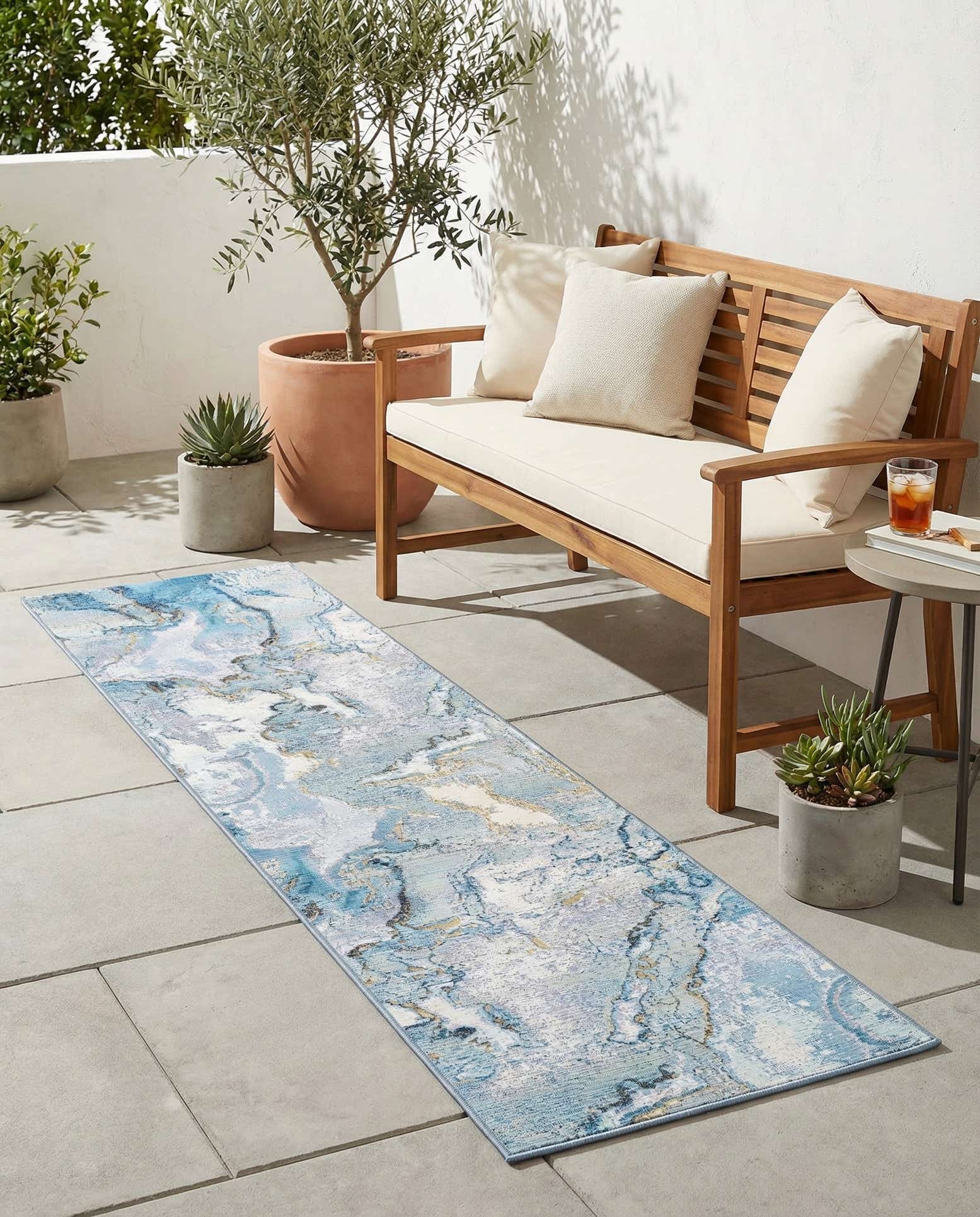 2' 7 x 10' Easy-Clean Modern Indoor / Outdoor Runner Rug