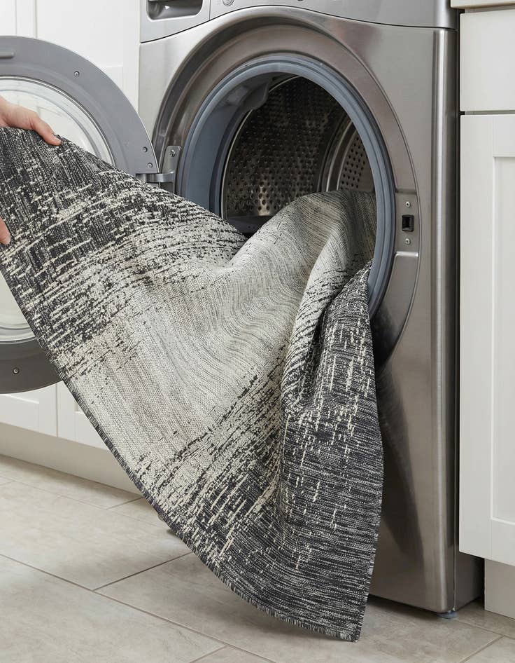 Detail image of 4' x 6'  Washable Modern Indoor / Outdoor Rug