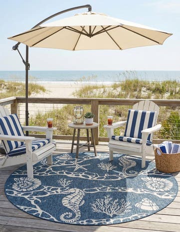 7' 10 x 7' 10 Easy-Clean Coastal Indoor / Outdoor Round Rug