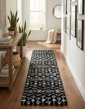 2' 7 x 12' Moroccan Trellis Shag Runner Rug