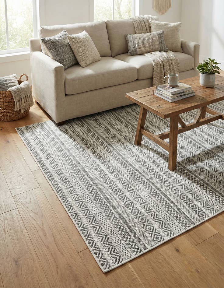 Detail image of 4' x 6' Easy-Clean Striped Indoor / Outdoor Rug
