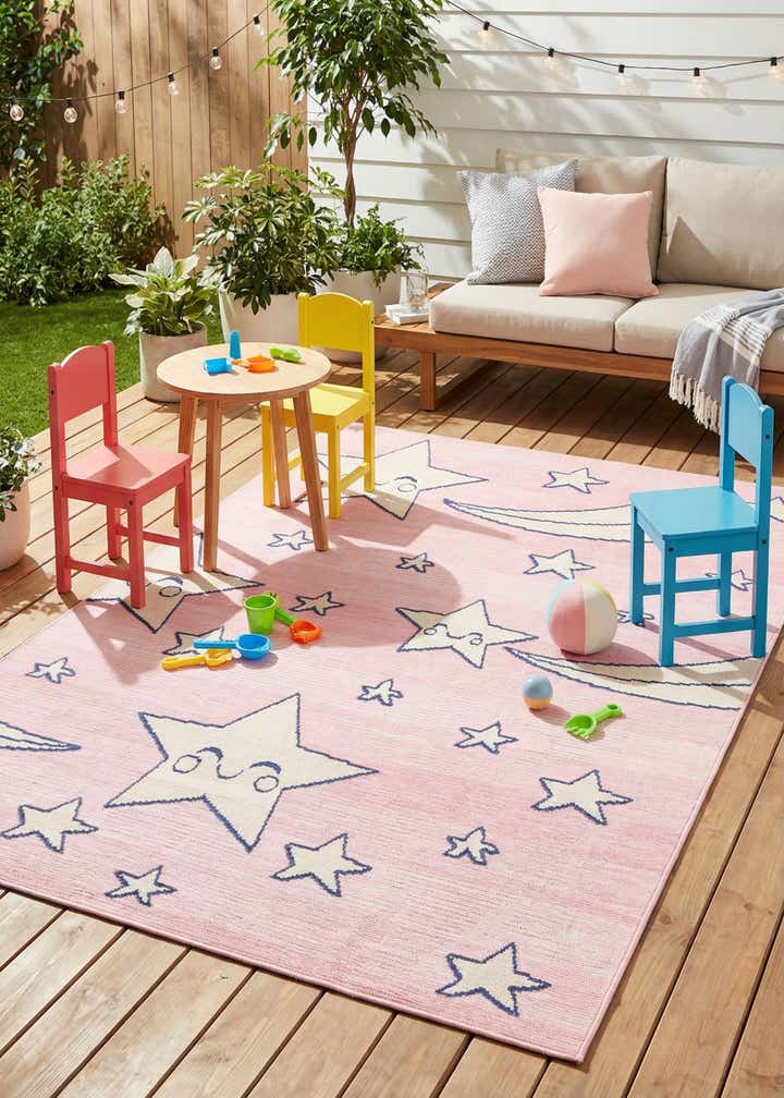 5' 3 x 7' 7 Easy-Clean Indoor / Outdoor Rug