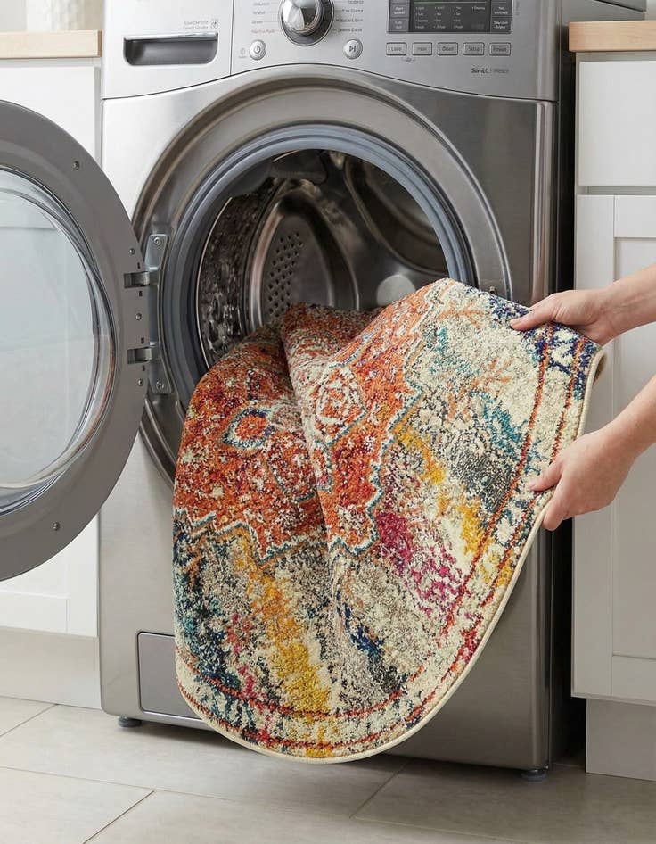 Detail image of  4' x 4'  Washable Carnevale Round Rug