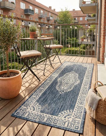 2' x 5' 3 Easy-Clean Traditional Indoor / Outdoor Runner Rug