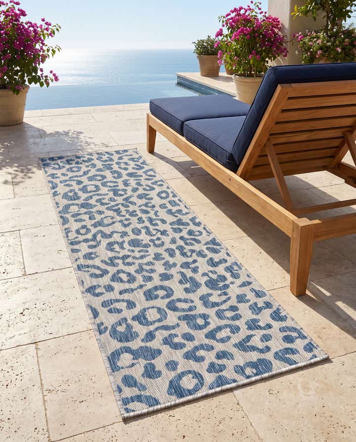 2' x 6' Easy-Clean Safari Indoor / Outdoor Runner Rug