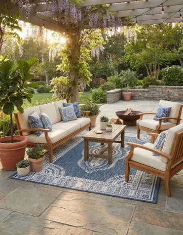 6' x 9' Easy-Clean Traditional Indoor / Outdoor Rug