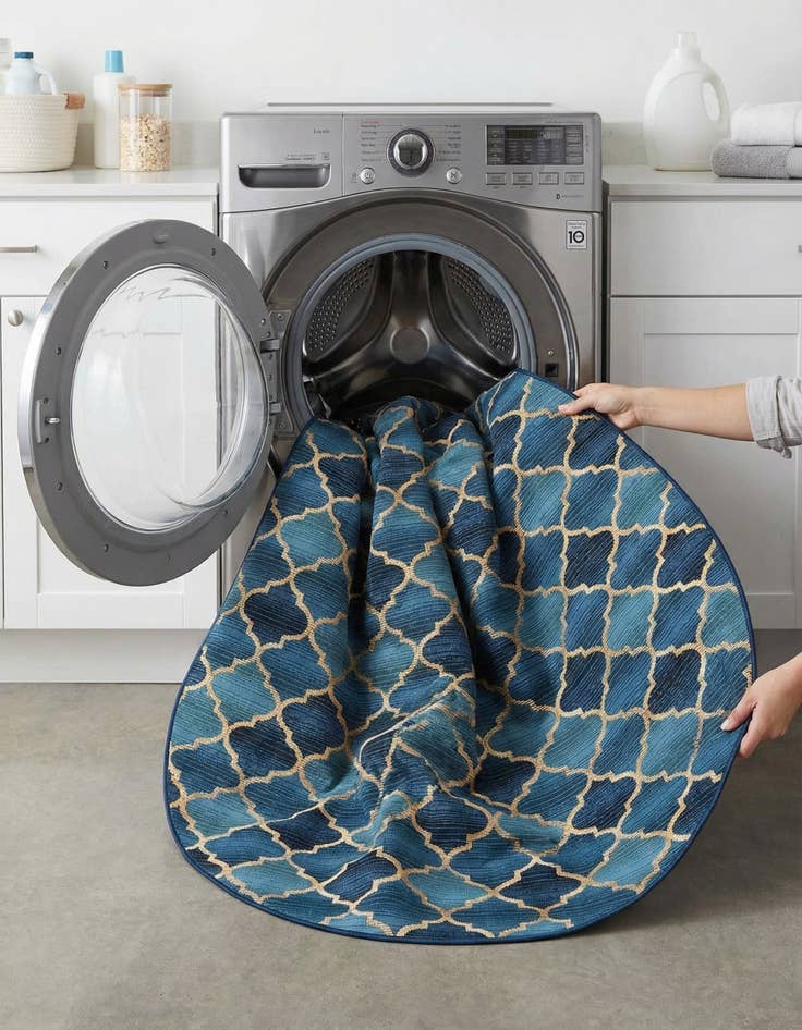 Detail image of 8' x 8'  Washable Trellis Indoor / Outdoor Round Rug