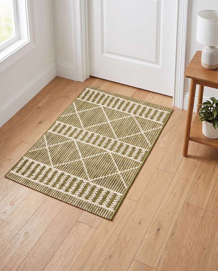 2' x 3' Easy-Clean Trellis Indoor / Outdoor Rug