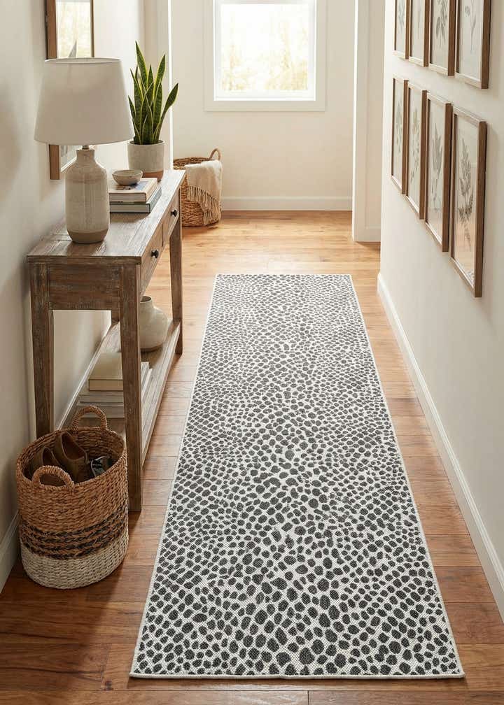 2' 7 x 10' Easy-Clean Jill Zarin Cape Town Indoor / Outdoor Runner Rug