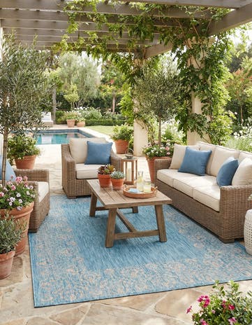 7' x 10' Easy-Clean Border Indoor / Outdoor Rug