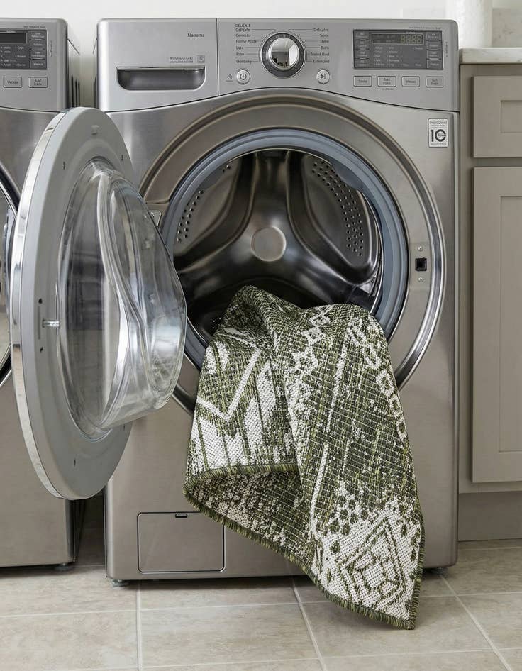 Detail image of 2' x 3'  Washable Bohemian Indoor / Outdoor Rug