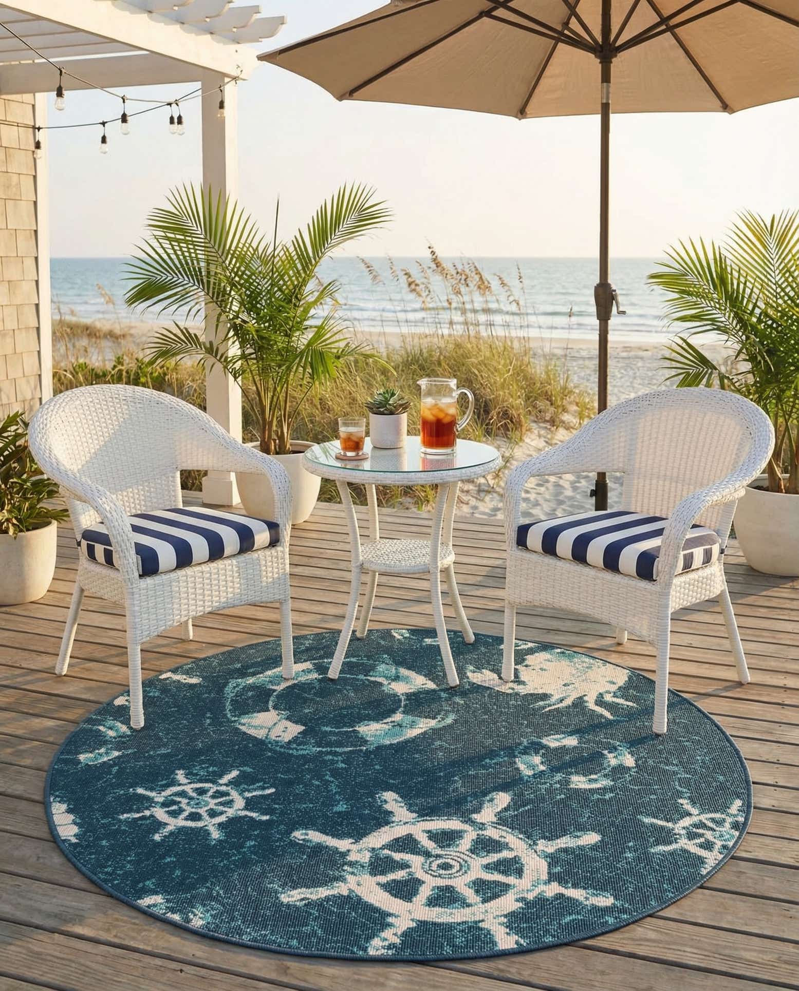 4' x 4' Easy-Clean Coastal Indoor / Outdoor Round Rug
