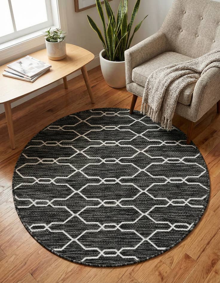 Detail image of 4' x 4'  Washable Trellis Indoor / Outdoor Round Rug