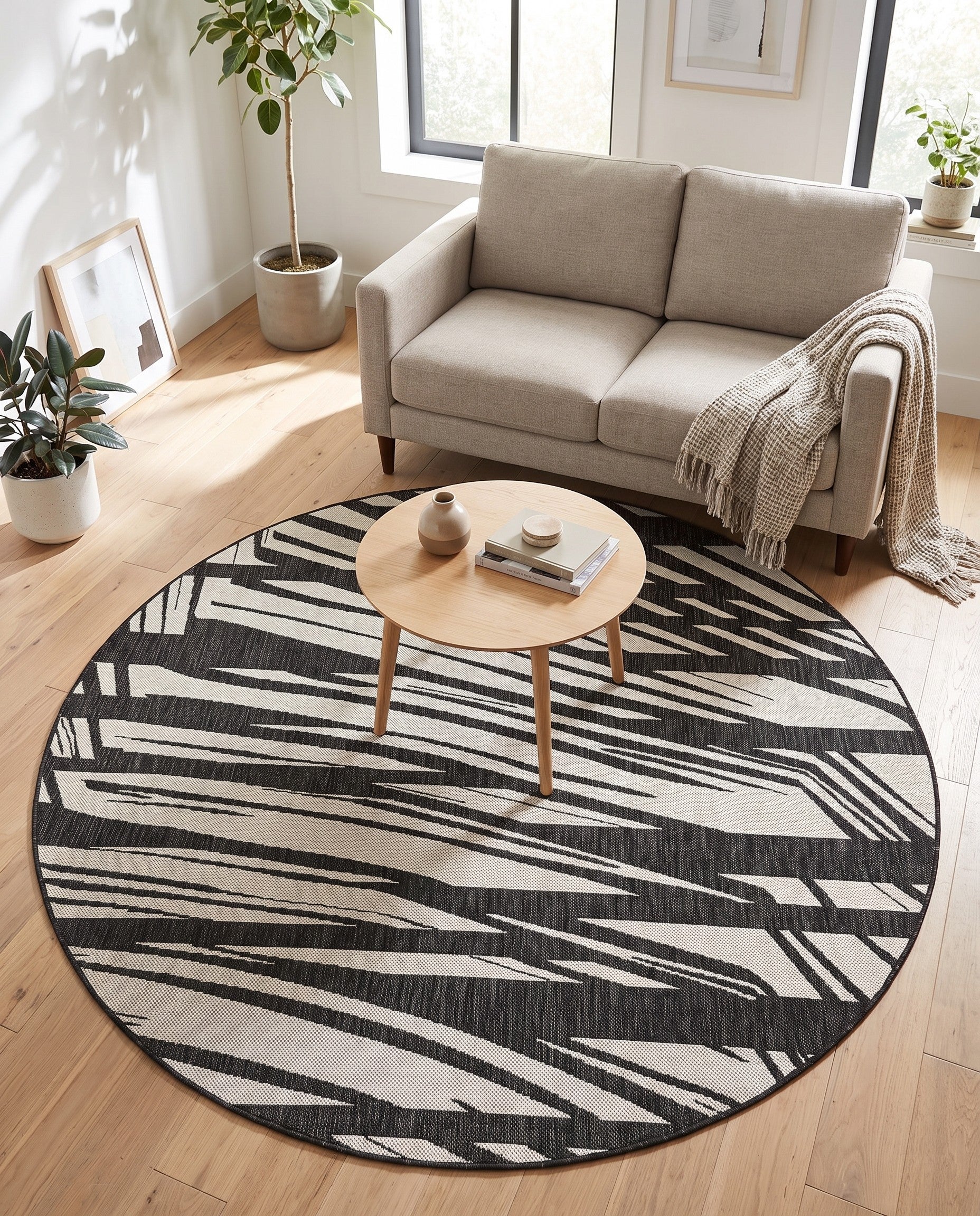 6' 1 x 6' 1 Easy-Clean Modern Indoor / Outdoor Round Rug