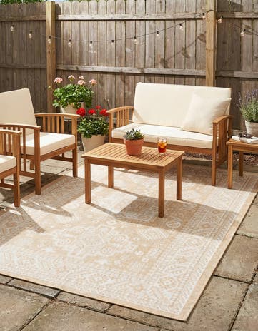 5' 3 x 8' Easy-Clean Aztec Indoor / Outdoor Rug