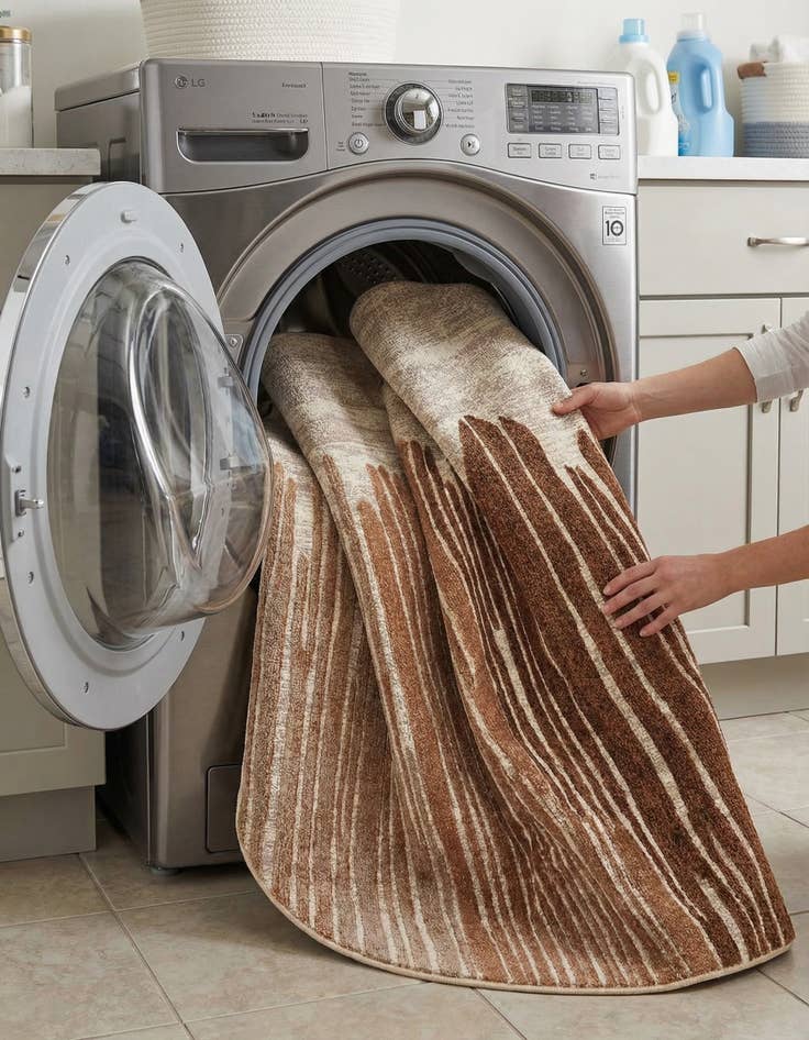 Detail image of  7' 10 x 7' 10  Washable Modern Indoor / Outdoor Round Rug