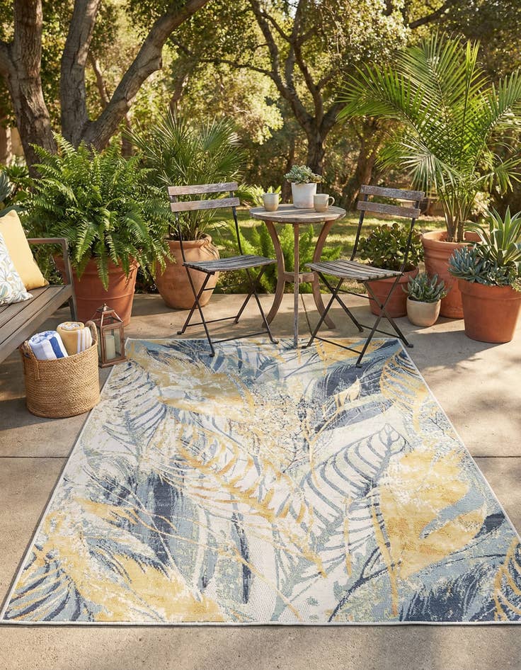 Detail image of 4' x 6' Easy-Clean Botanical Indoor / Outdoor Rug