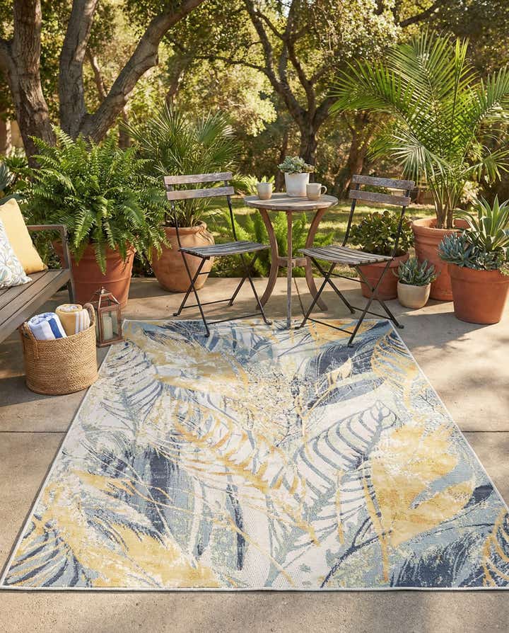 4' x 6' Easy-Clean Botanical Indoor / Outdoor Rug