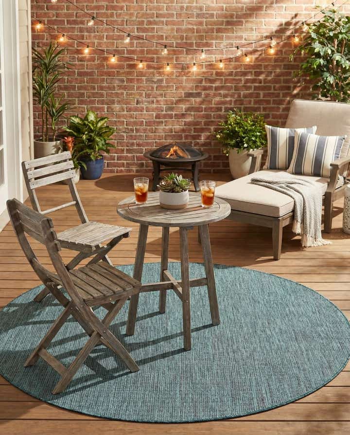 5' 3 x 5' 3 Easy-Clean Solid Indoor / Outdoor Round Rug