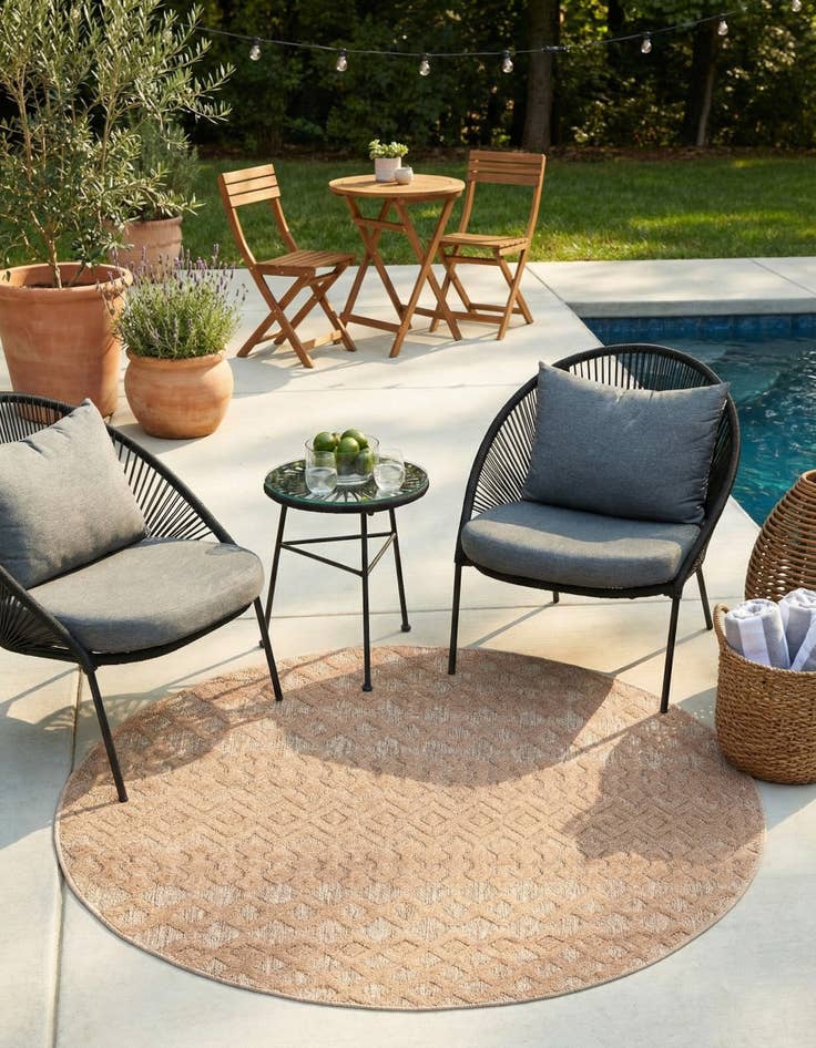 Detail image of 7' x 7'  Washable Trellis Textured Indoor / Outdoor Round Rug