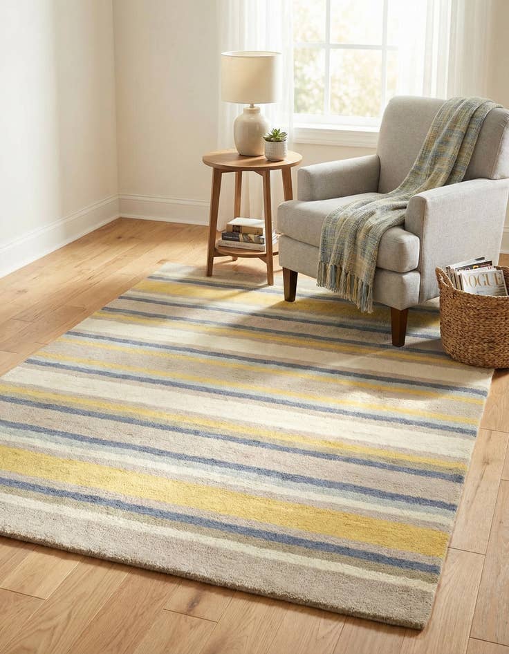 Detail image of 4' x 5' 7 Luna Wool Rug