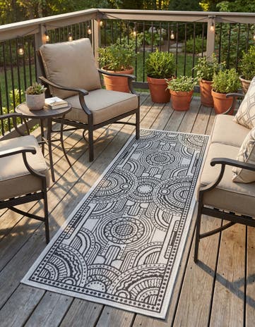 2' x 5' 3 Easy-Clean Traditional Indoor / Outdoor Runner Rug