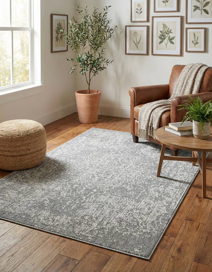 Detail image of  4' 1 x 6' 1  Washable Traditional Indoor / Outdoor Rug