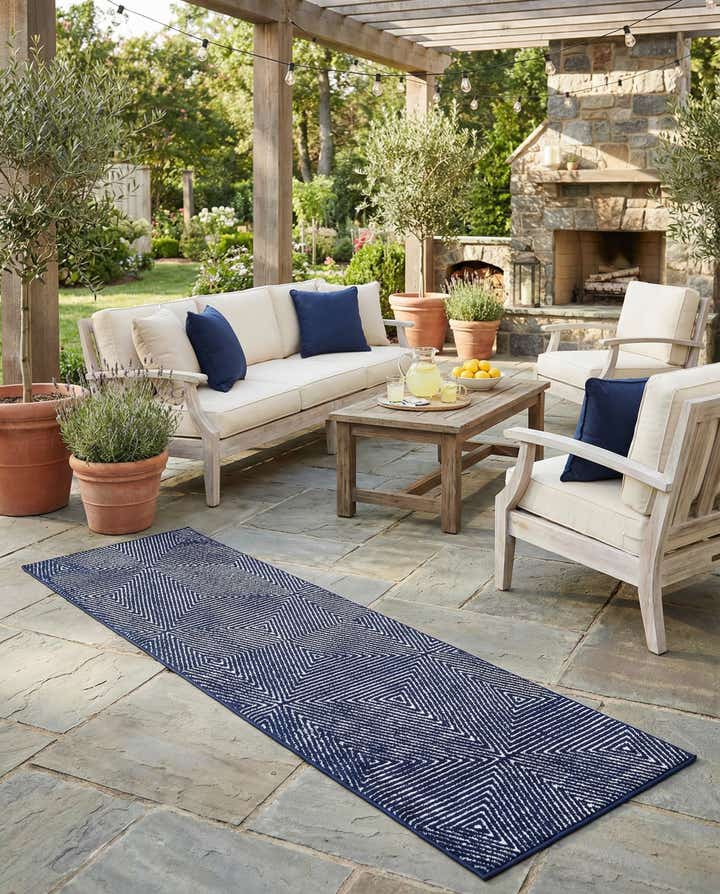 2' 7 x 10' Easy-Clean Sabrina Soto Indoor / Outdoor Runner Rug